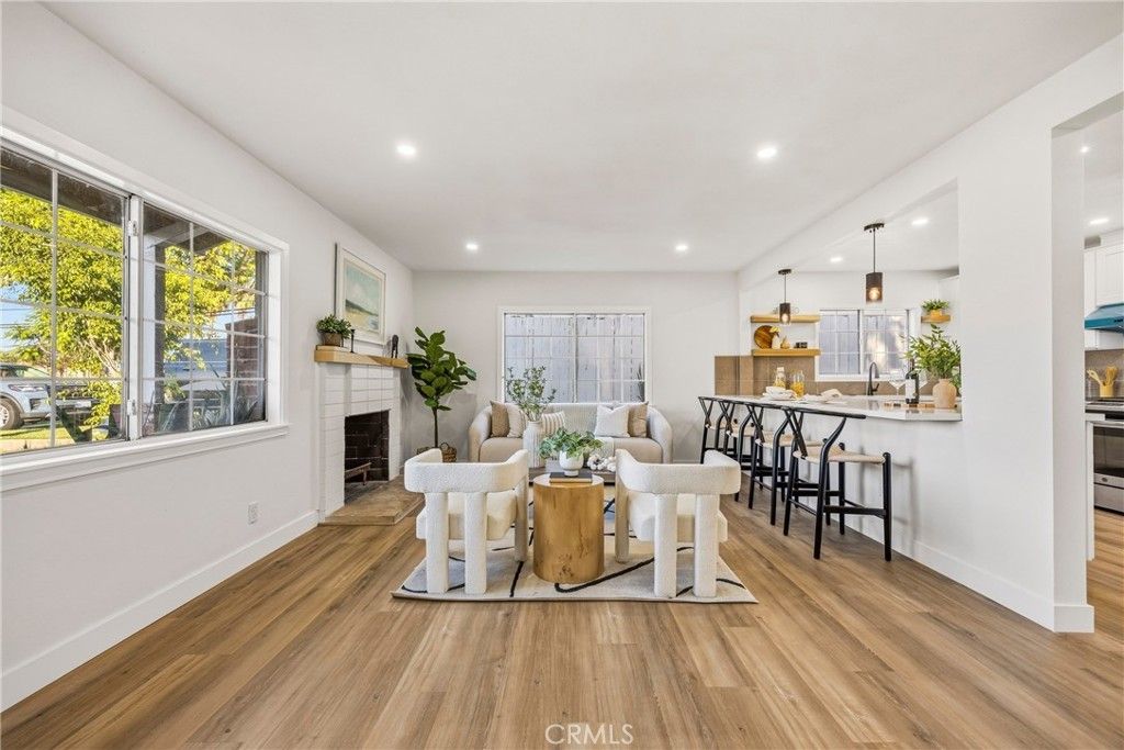 5976 Los Feliz, Buena Park