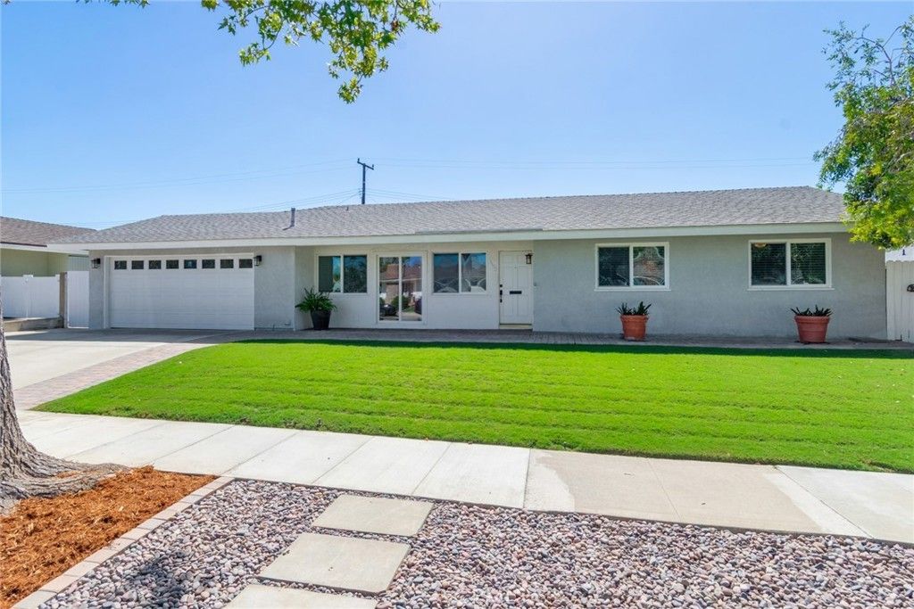 1102 E. Amber Avenue, Orange