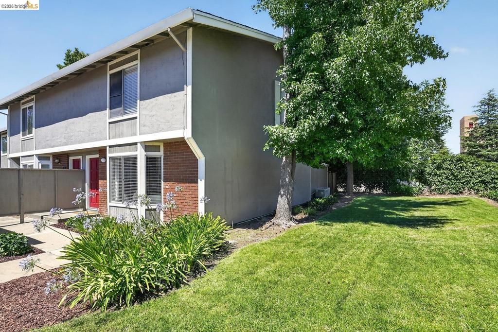 832 Royal Ann Ln, Concord