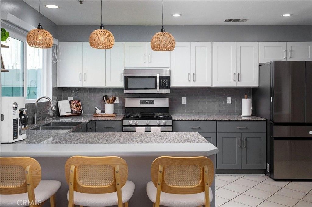 14031 Astoria # 108, Sylmar