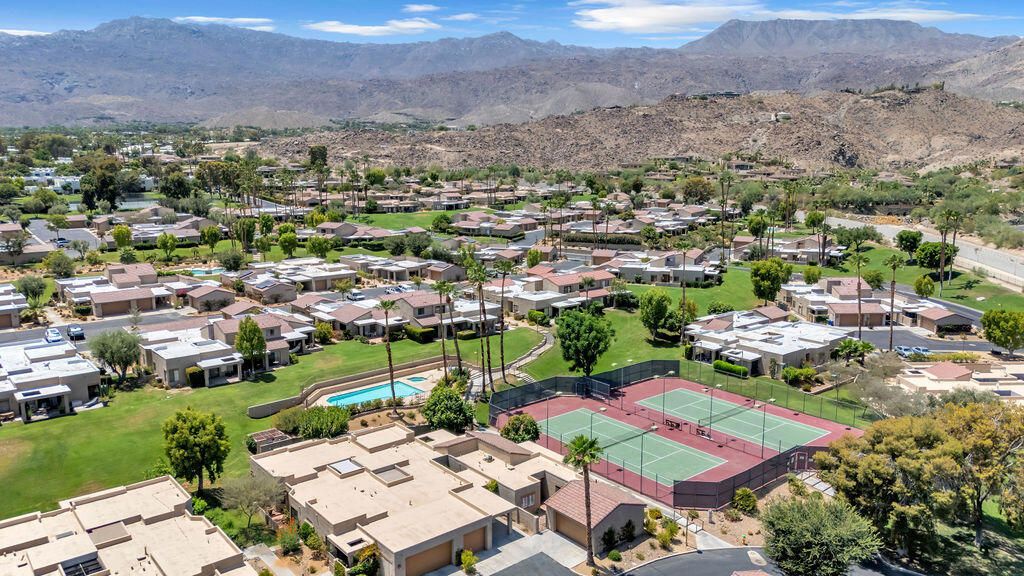 72499 Sandstone Lane, Palm Desert