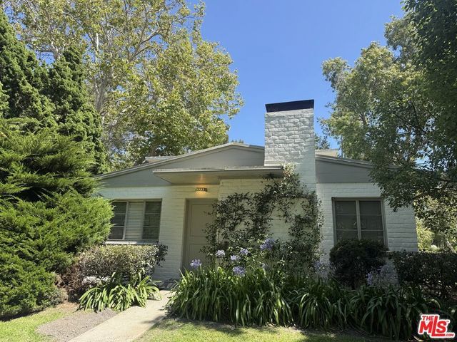 5333 Village Green, Los Angeles