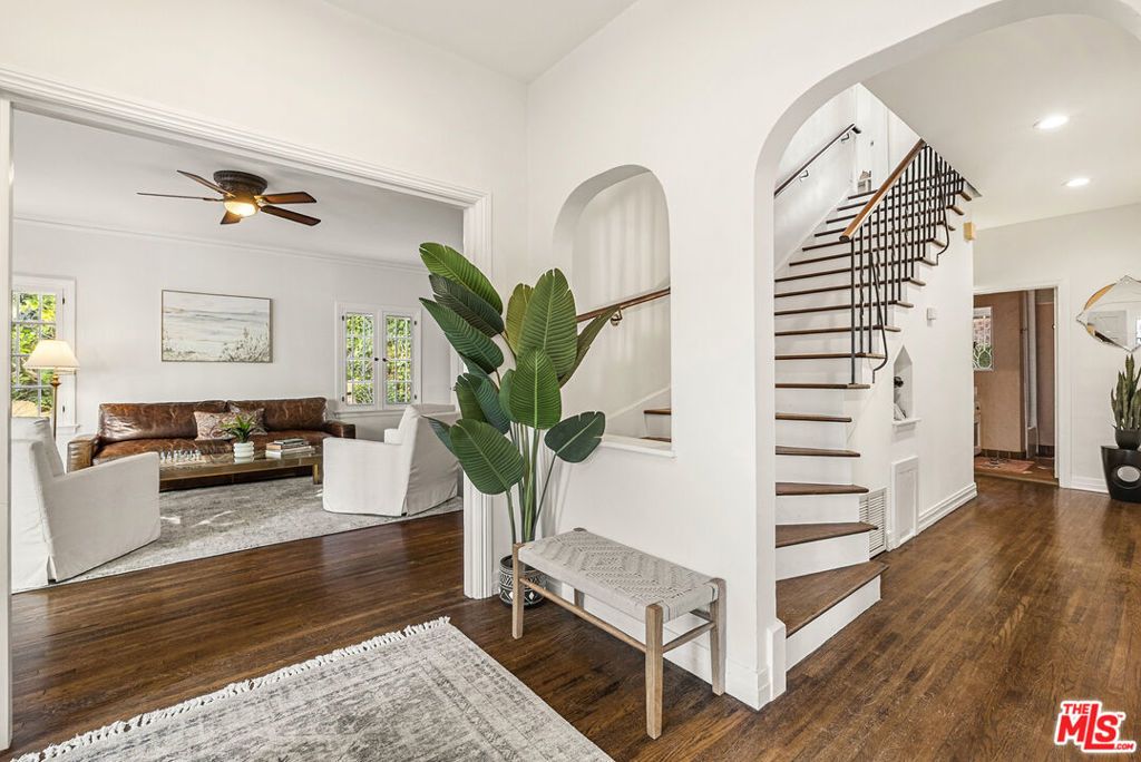 2001 Holly Hill Terrace, Los Angeles