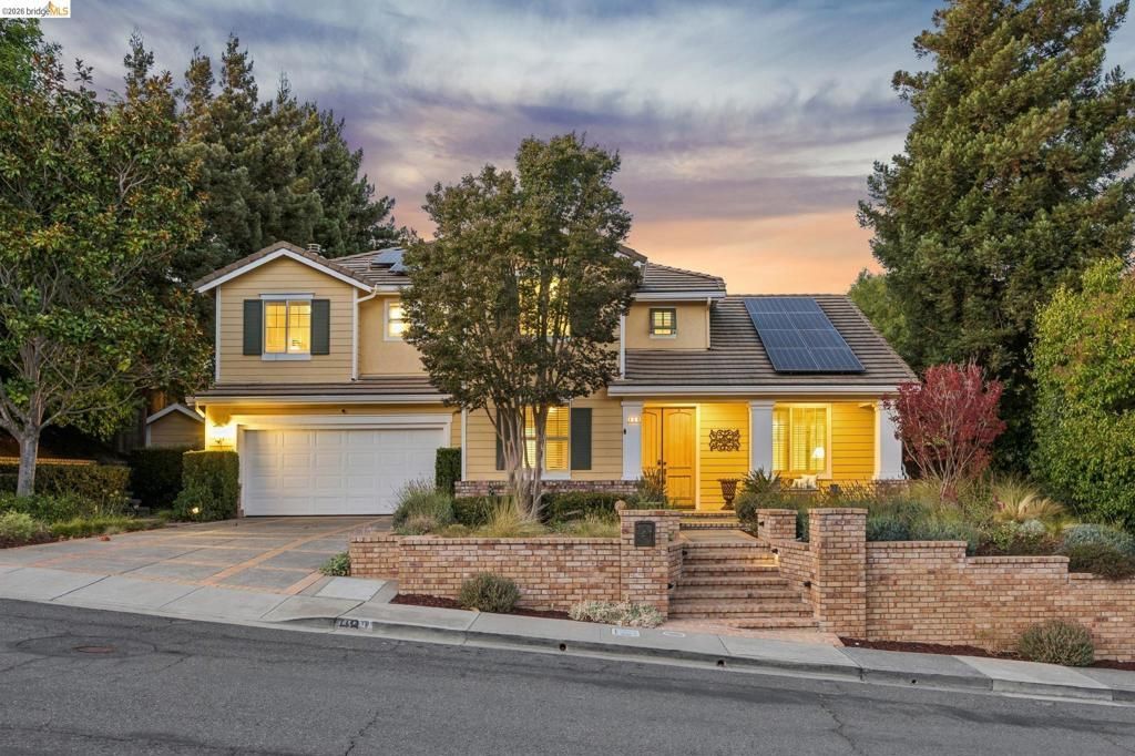 489 Gray Ct, Benicia