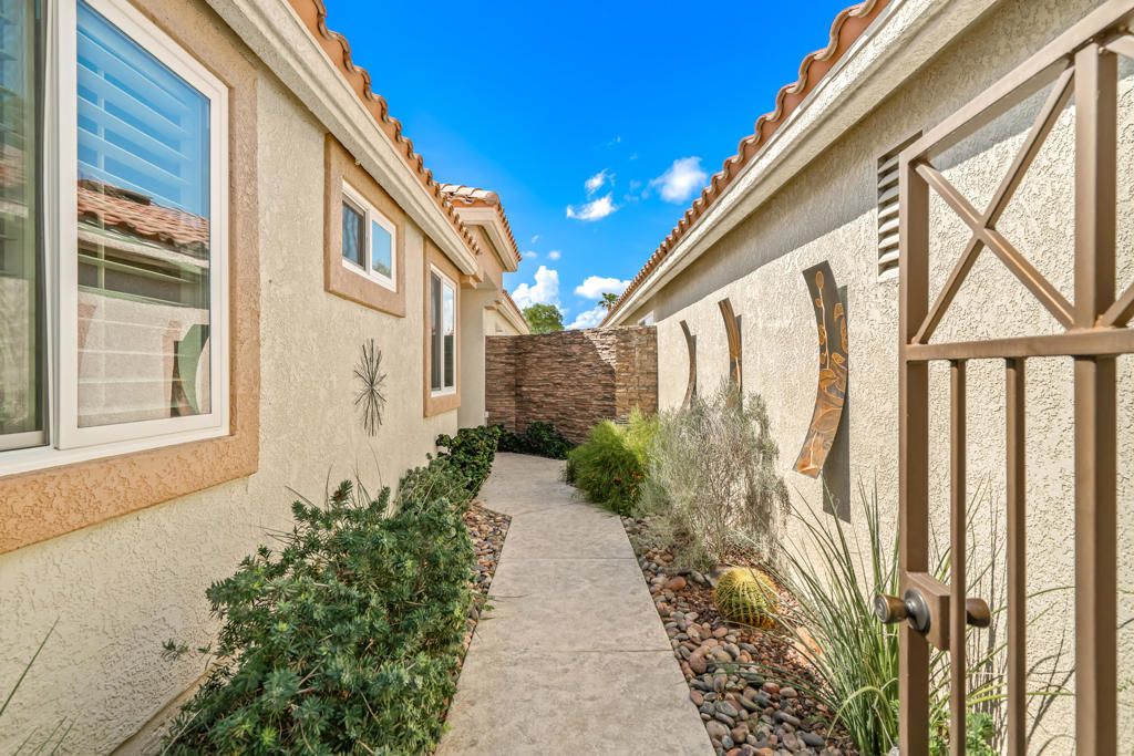 42741 Turqueries Avenue, Palm Desert