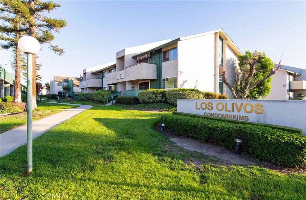 15321 Santa Gertrudes # J110, La Mirada