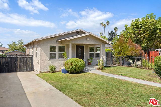 3311 Carlyle Street, Los Angeles