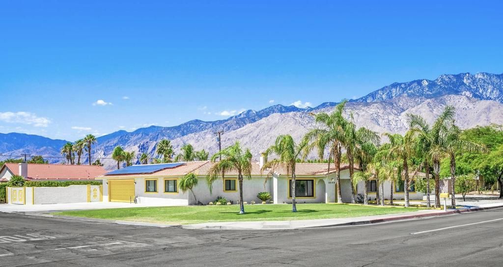 2099 E Racquet Club Road E, Palm Springs