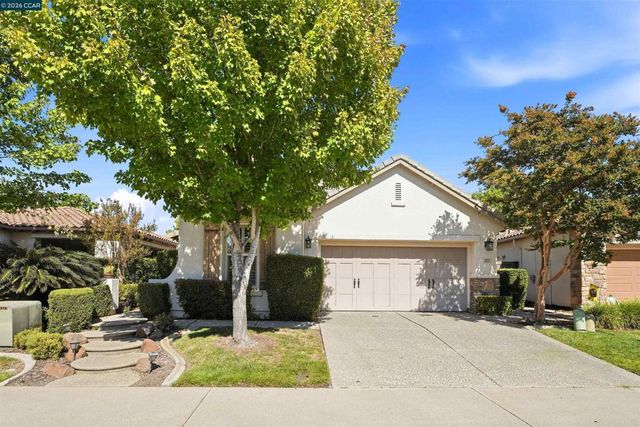 371 Perazul Cir, Sacramento