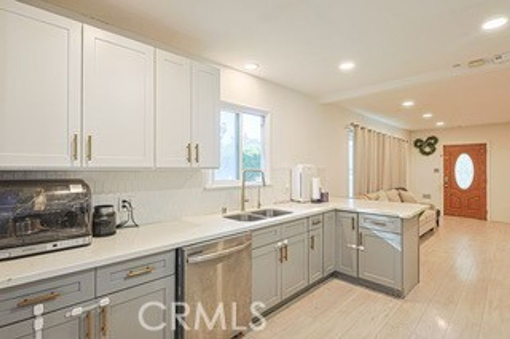 11111 Iris, Garden Grove