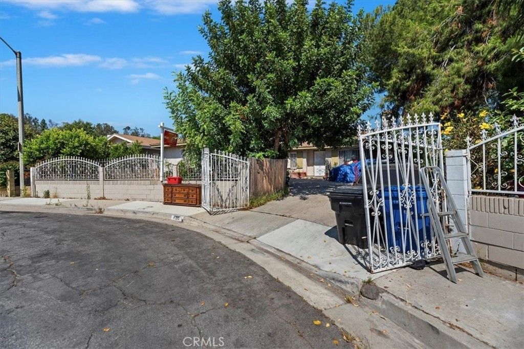 435 Leverett, La Puente