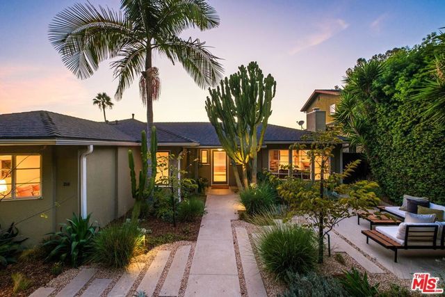 2111 Hollyvista Avenue, Los Angeles