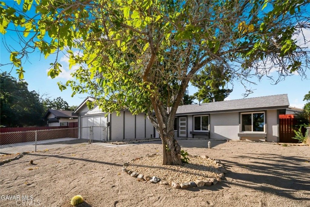 3716 W Avenue K10, Lancaster