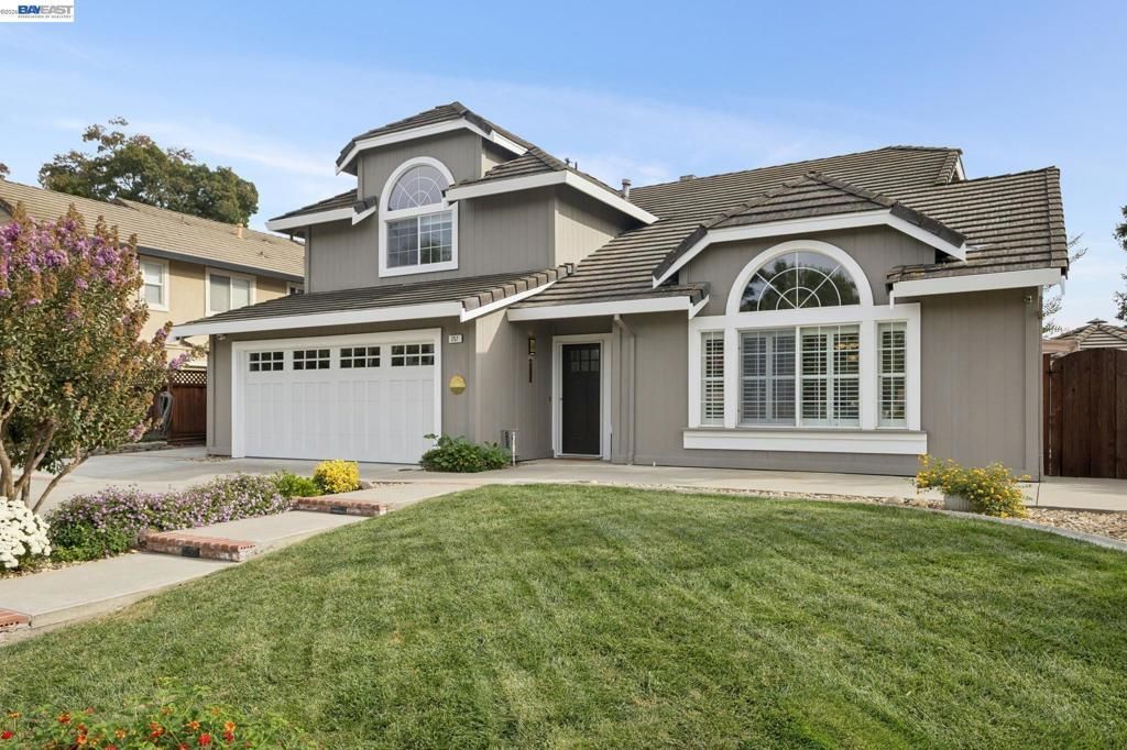 257 Summertree Dr, Livermore