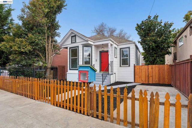 10762 Pippin St, Oakland