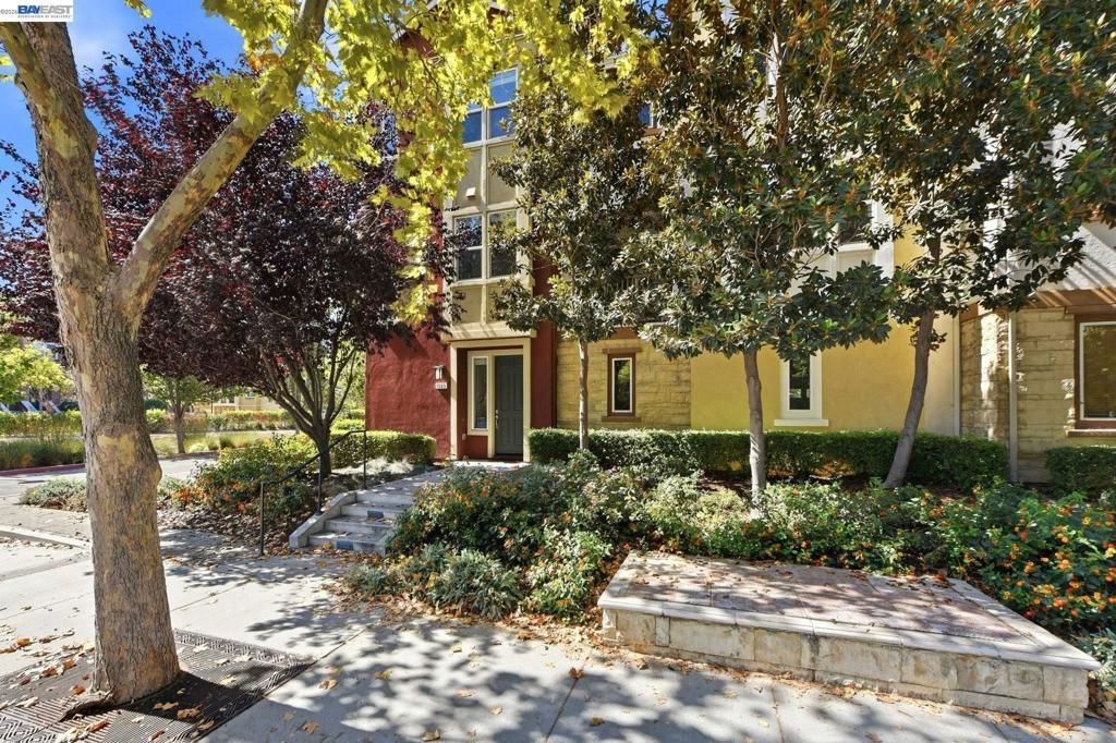 1565 Mccandless Dr, Milpitas