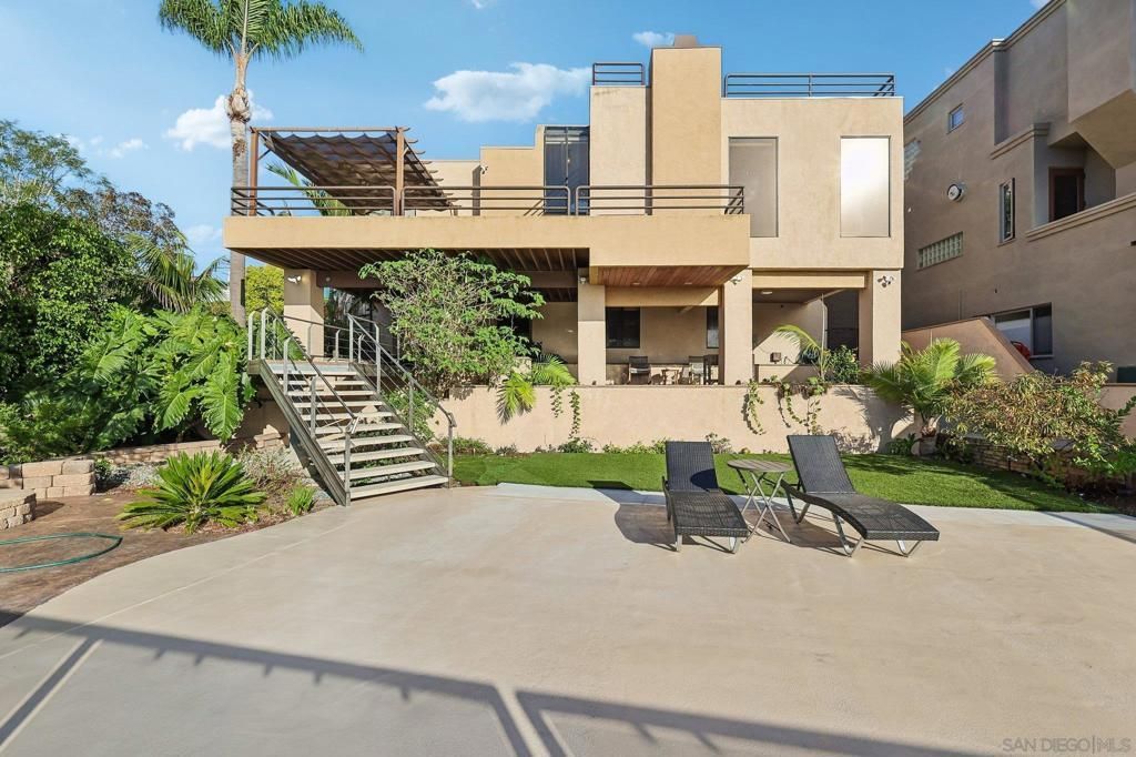 2070 Illion, San Diego