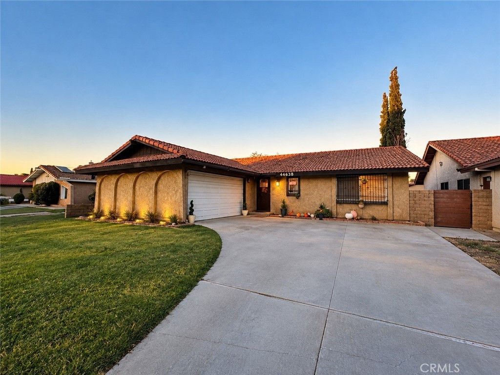 44638 13th E, Lancaster