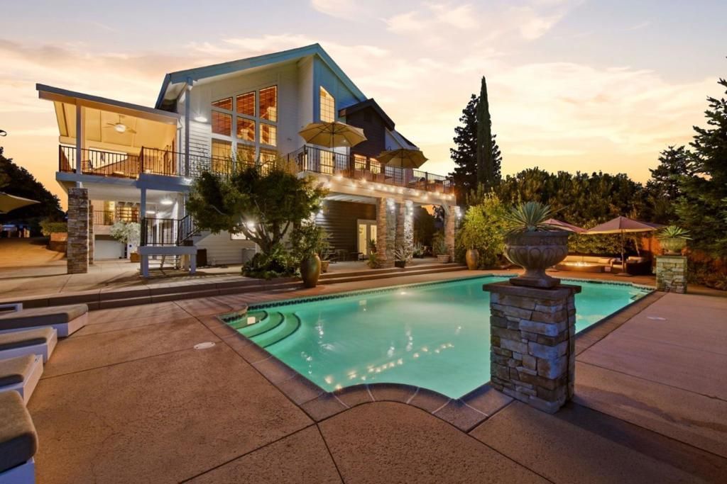881 Sunkist Court, Redding