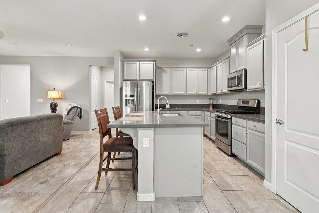 863 Fritz Drive, Los Banos