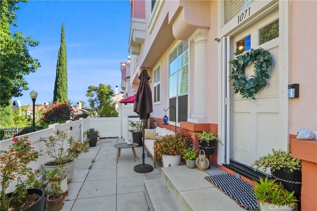 1071 S Volterra, Anaheim