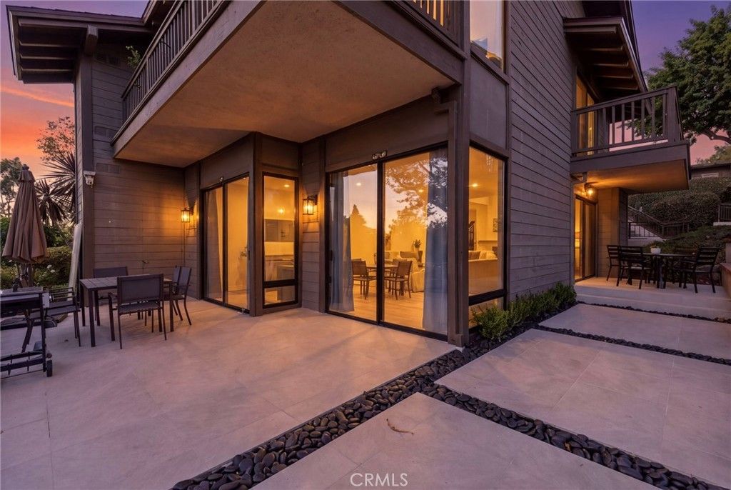 11 Palos # 55, Irvine