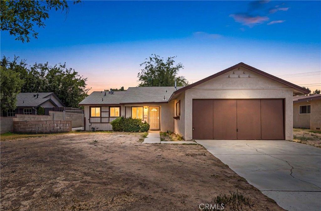 1438 W Avenue H-14, Lancaster