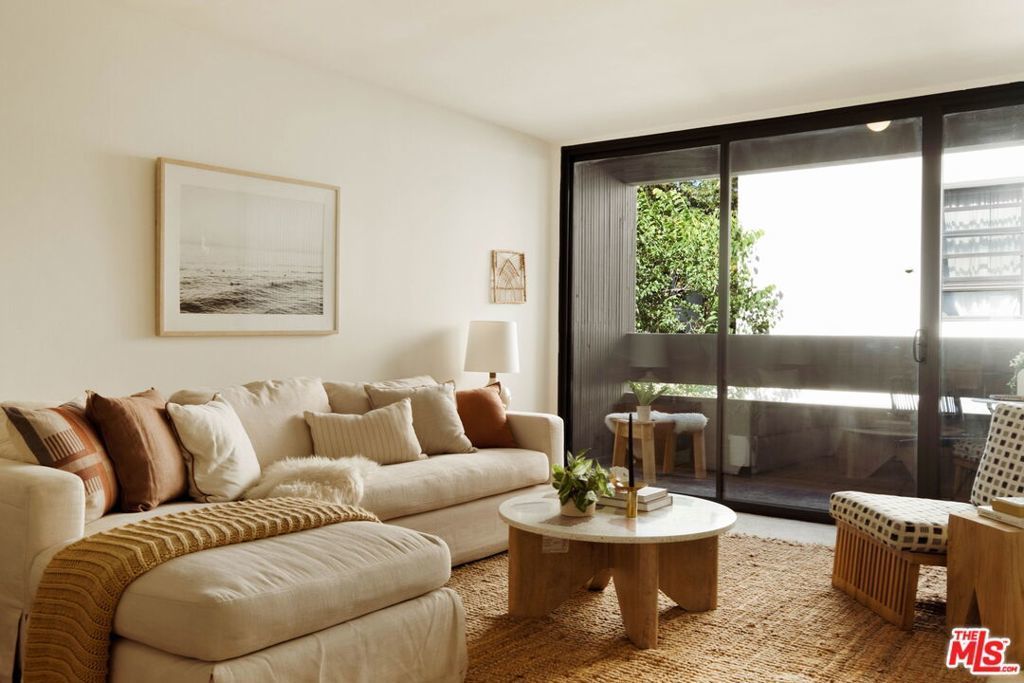 8640 Gulana Avenue # J2016, Playa Del Rey