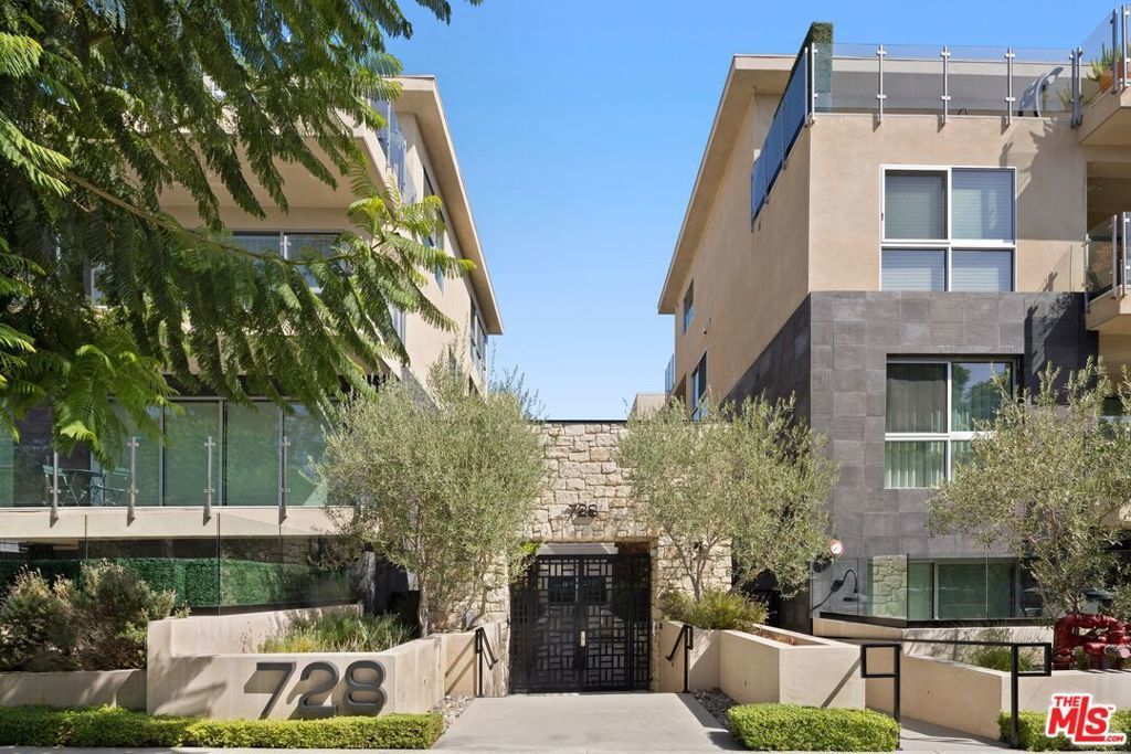 728 N Sweetzer Avenue # 402, West Hollywood