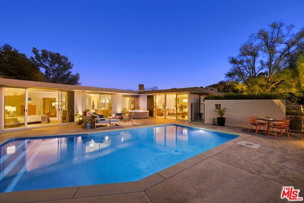 3523 Beverly Ridge Drive, Sherman Oaks
