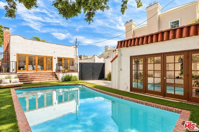 939 N Wetherly Drive, West Hollywood