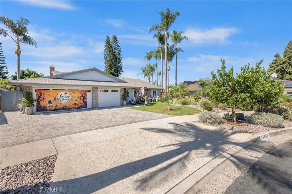 24382 Corta Cresta, Lake Forest