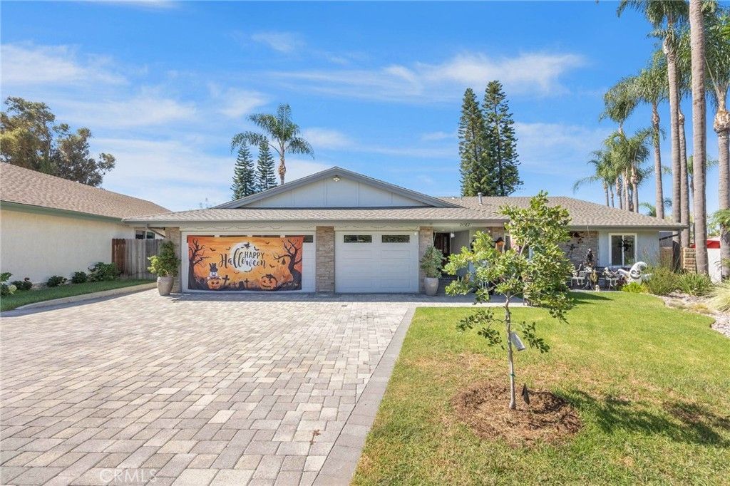 24382 Corta Cresta, Lake Forest