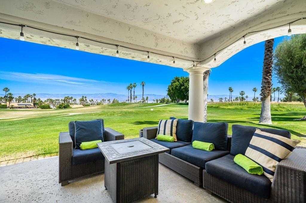 673 Vista Lago Circle N, Palm Desert