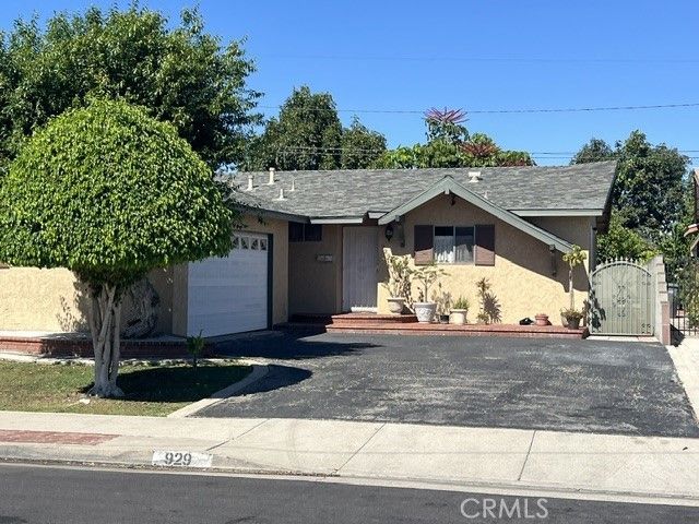 929 E Renton, Carson