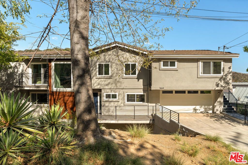 1664 Gladys Drive, Glendale