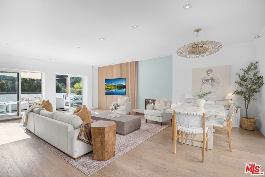 8755 Skyline Drive, Los Angeles