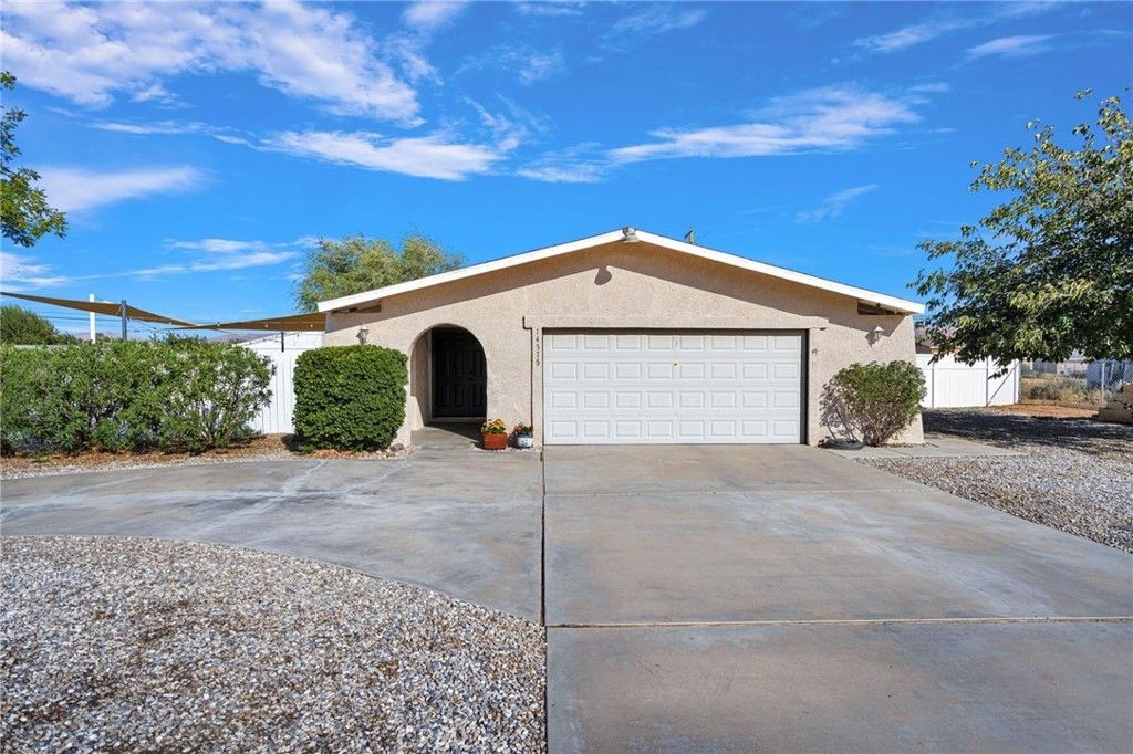 14575 Tonikan Road, Apple Valley