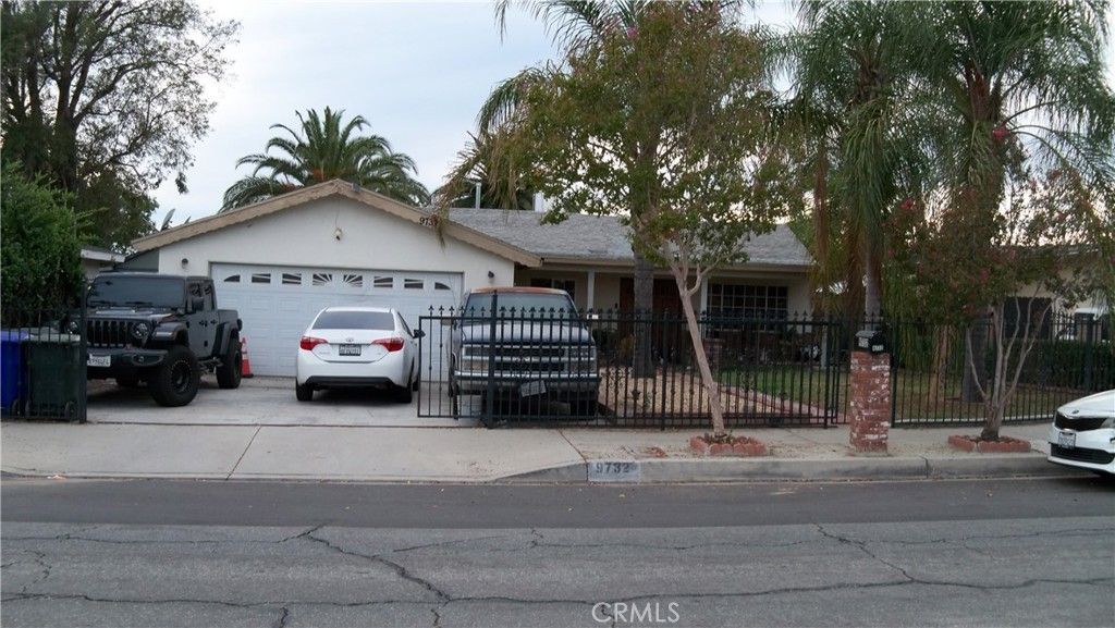 9732 Oleander, Fontana