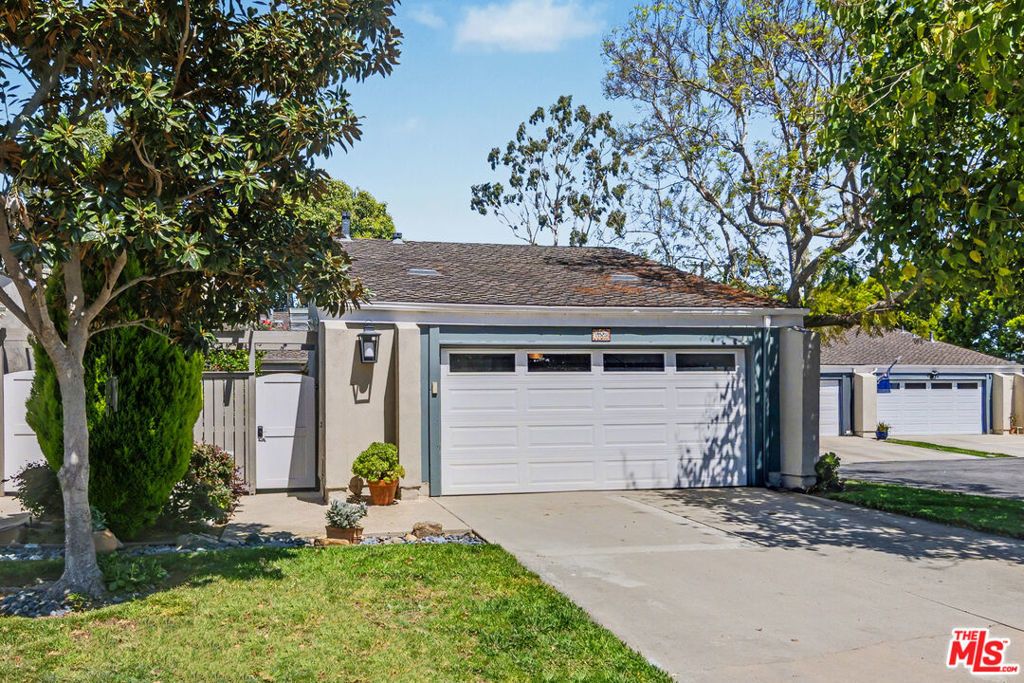 19525 Starfish Lane, Huntington Beach