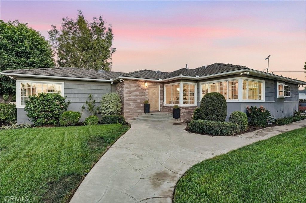 14021 Livingston Street, North Tustin