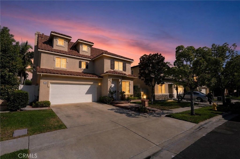 29 Pembroke, Irvine