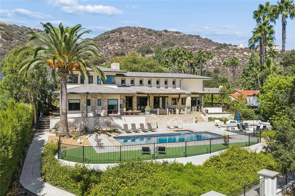38144 Silver Fox Court, Murrieta
