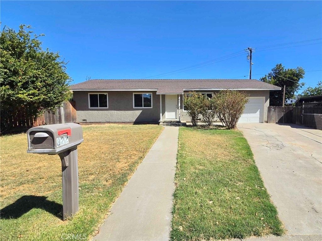 822 Walnut, Gustine