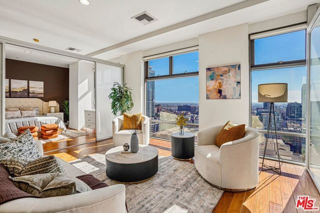 801 S Grand Avenue # 1712, Los Angeles
