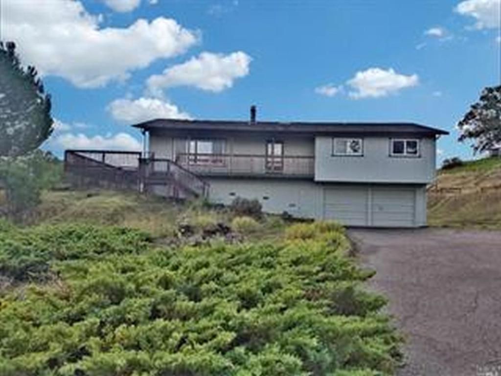 751 Riverside Drive, Ukiah