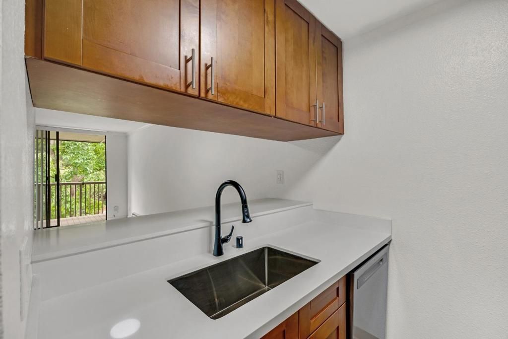 6357 Shelter Creek Lane, San Bruno