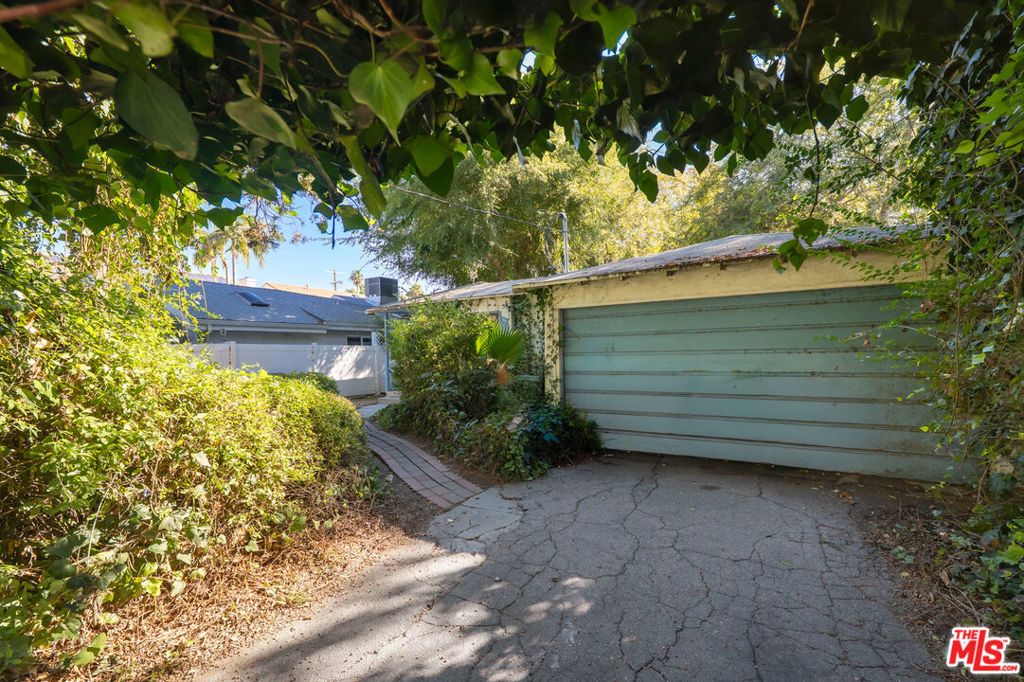 4480 Colbath Avenue, Los Angeles