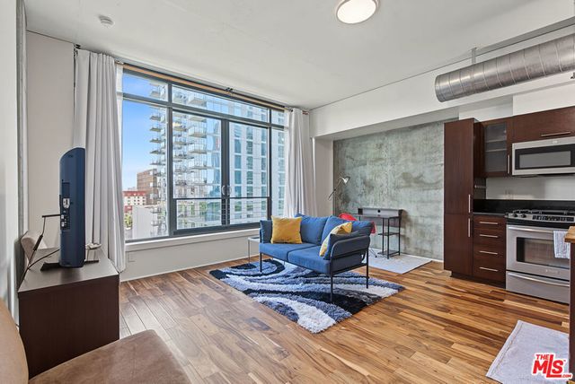 1111 S Grand Avenue # 817, Los Angeles