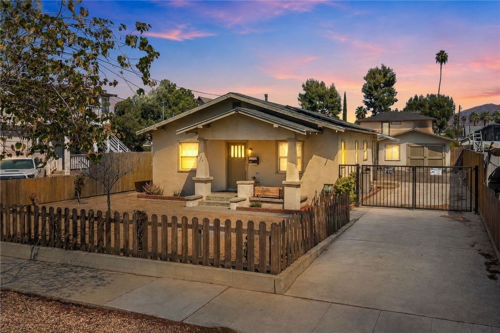 3328 Comer, Riverside